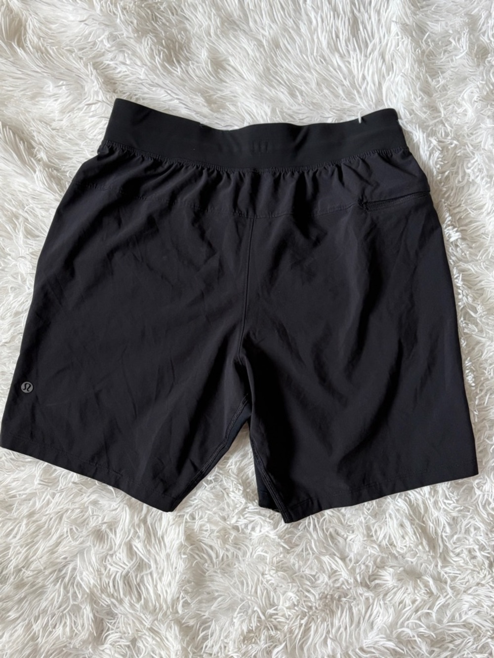 Lululemon license to train liner less short in men’s small